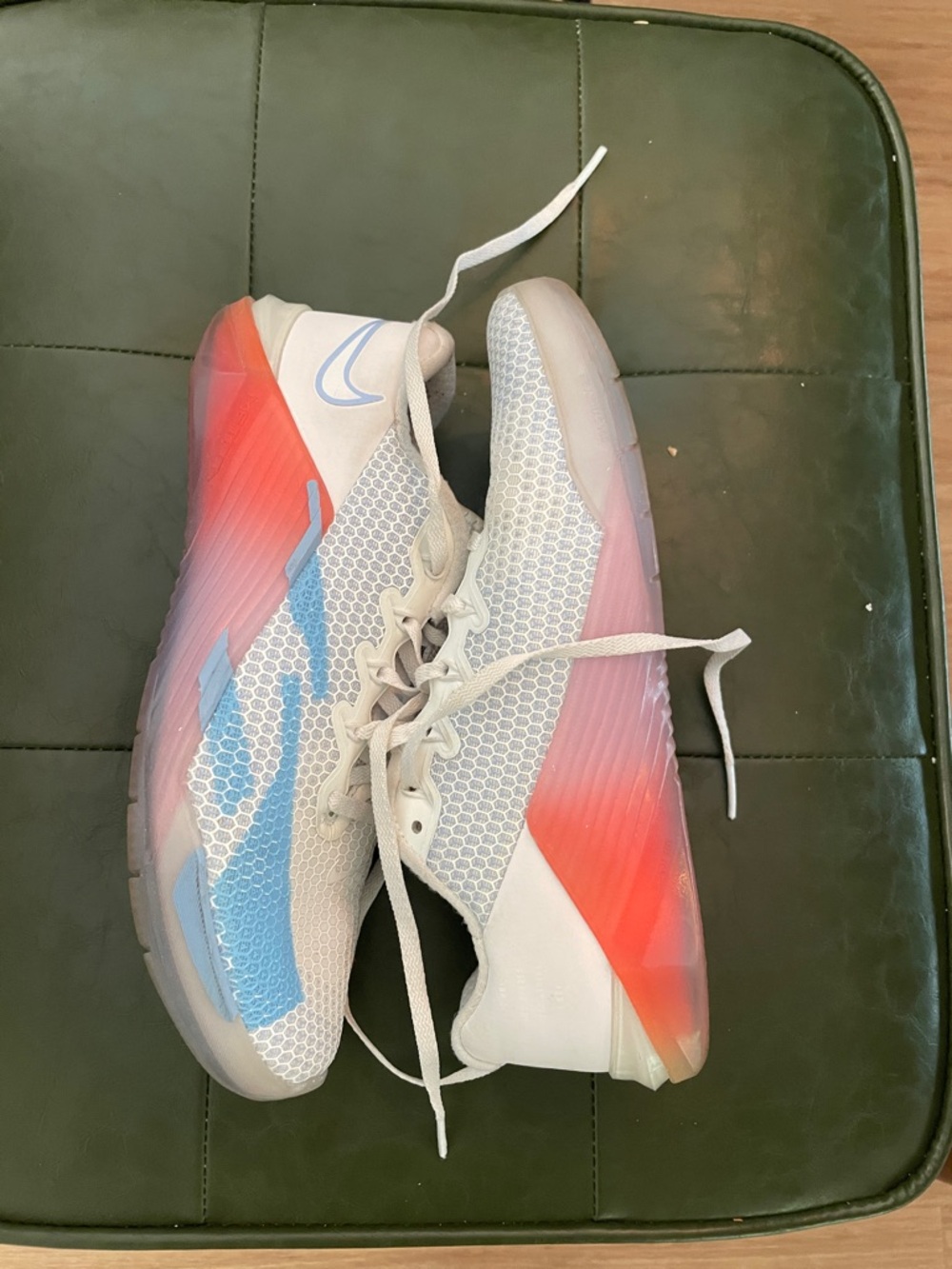 Nike Women’s White Mesh Sneakers with Blue Swoosh & Coral Gradient Heel Sz 7.5